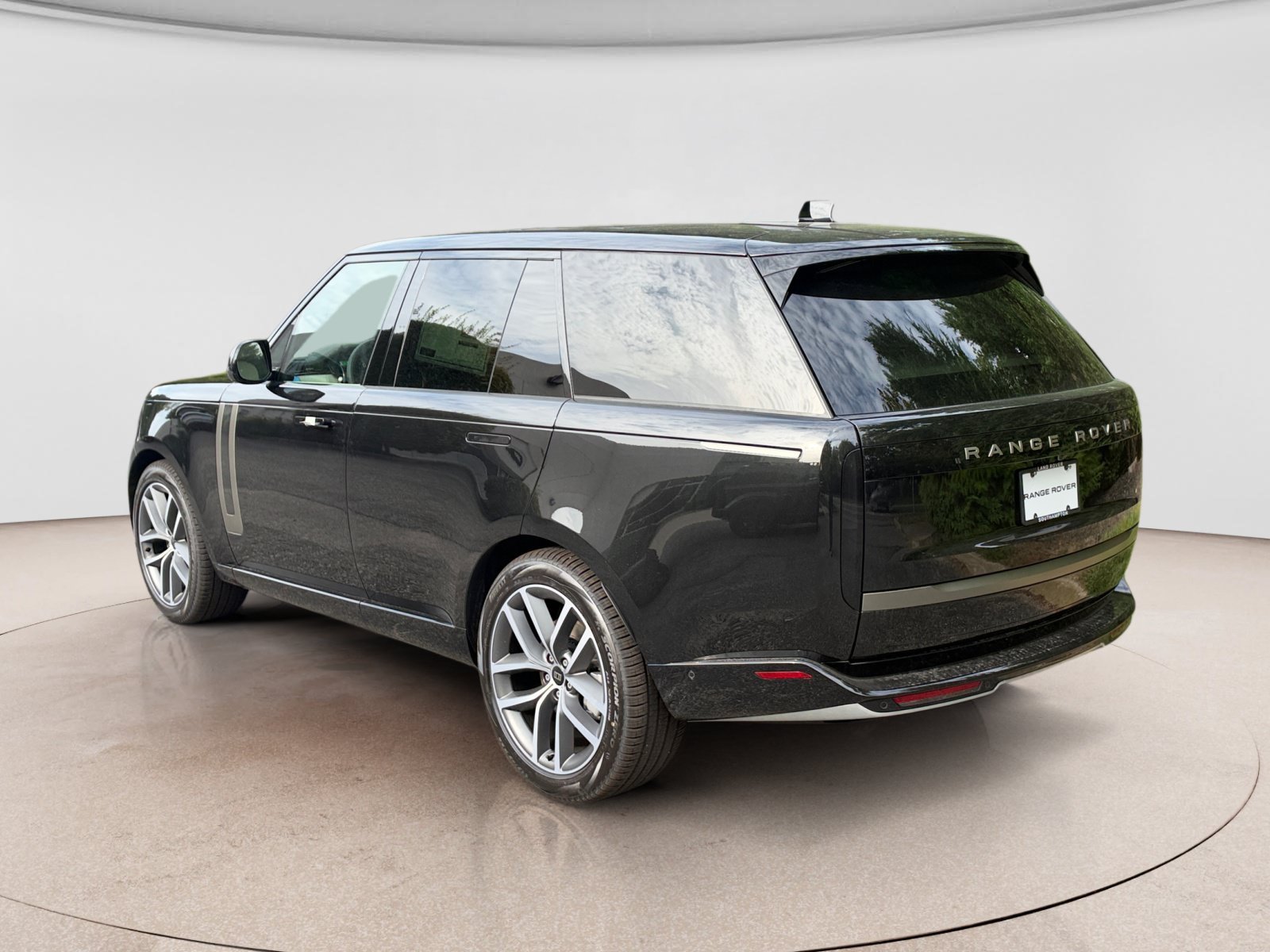 New 2027 Land Rover Range Rover SE AWD/4WD image 3