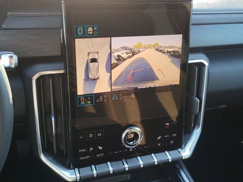 New 2026 GMC Acadia Elevation image 9