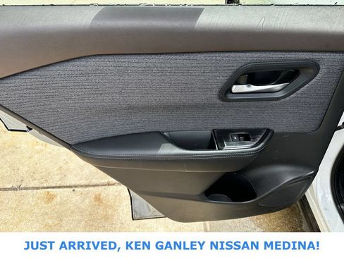 Certified 2023 Nissan Rogue SV AWD/4WD image 16