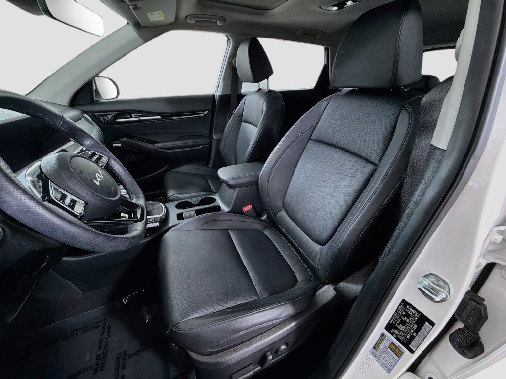 Used 2024 Kia Seltos SX w/ SX Sunroof Package AWD/4WD image 23