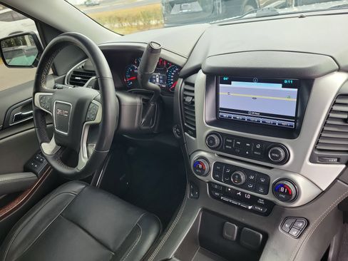 Used 2019 GMC Yukon XL SLT w/ Open Road Package image 8