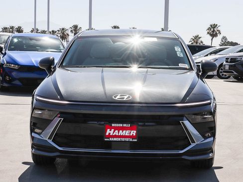 Used 2025 Hyundai Sonata SE FWD image 2