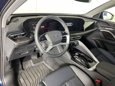 Used 2025 Audi Q5 Premium w/ Convenience Package image 20