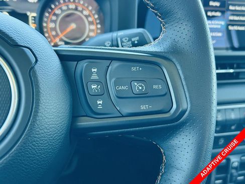 Used 2024 Jeep Gladiator Mojave w/ Technology Group image 5