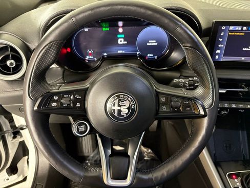 Used 2024 Alfa Romeo Tonale Ti image 25