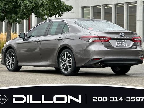 Used 2024 Toyota Camry XLE w/ Cold Weather Package FWD image 9