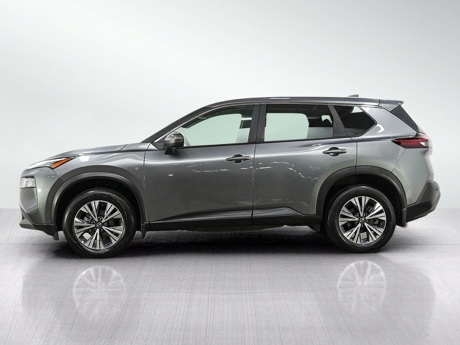 Used 2023 Nissan Rogue SV AWD/4WD image 2
