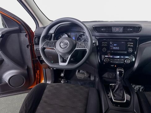 Used 2017 Nissan Rogue Sport SV FWD image 21