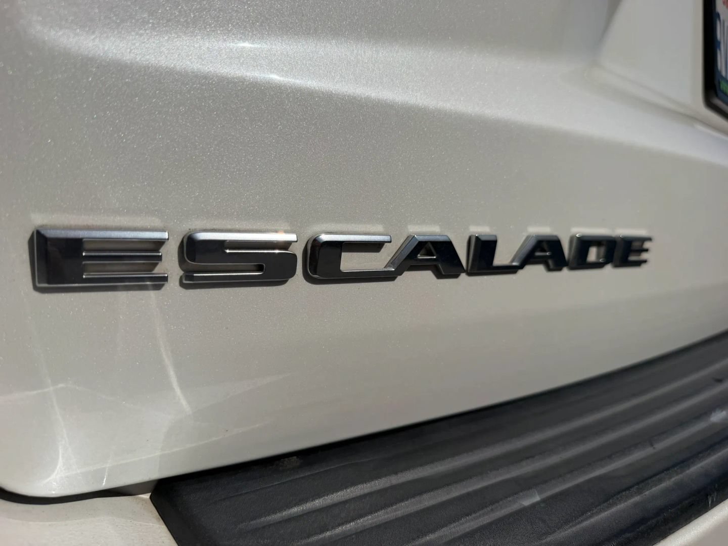 Used 2021 Cadillac Escalade ESV Sport w/ Driver Assist Tech Package AWD/4WD image 12