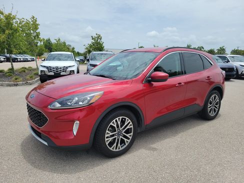 Used 2020 Ford Escape SEL FWD image 3