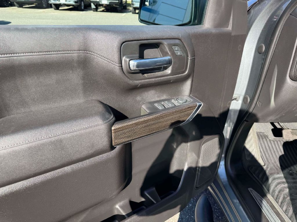 Used 2021 Chevrolet Silverado 1500 RST w/ Bed Protection Package AWD/4WD image 17