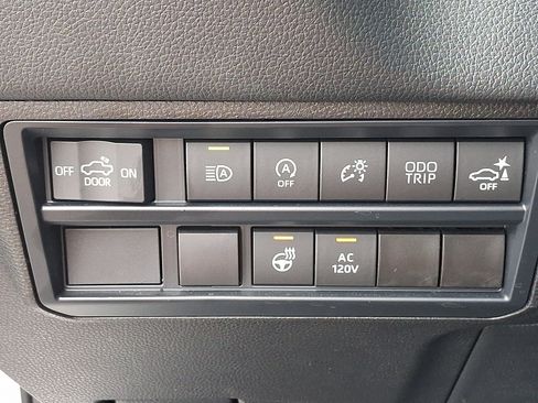 Used 2024 Toyota Tundra Limited AWD/4WD image 26
