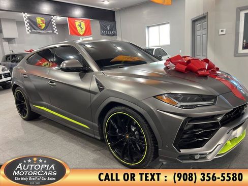Used 2022 Lamborghini Urus AWD/4WD image 7
