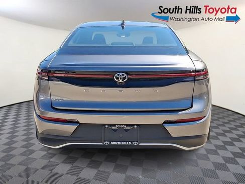 Used 2023 Toyota Crown AWD/4WD image 5