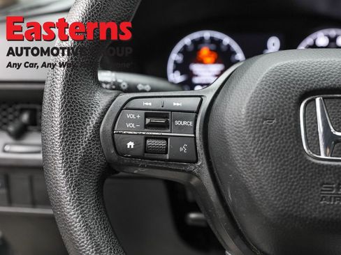 Used 2023 Honda CR-V LX image 15