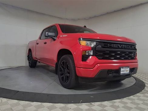 Used 2023 Chevrolet Silverado 1500 Custom image 2