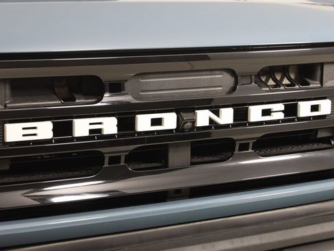 Used 2022 Ford Bronco Outer Banks w/ Sasquatch Package image 16