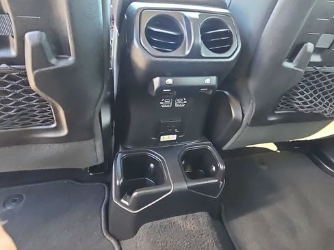 Used 2021 Jeep Wrangler Unlimited Rubicon AWD/4WD image 18