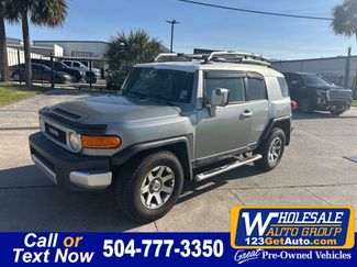 Used 2011 Toyota FJ Cruiser 2WD w/ Convenience Pkg video 1