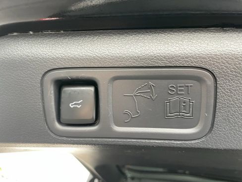 Used 2024 Ford Expedition XLT image 37