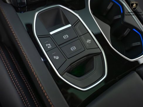 Used 2024 Lamborghini Urus S image 31