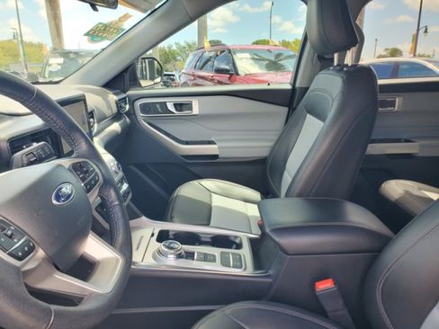 Certified 2023 Ford Explorer XLT w/ Equipment Group 202A RWD image 11