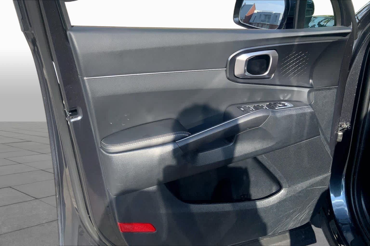 Used 2024 Kia Sorento S FWD image 20