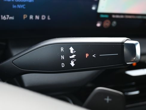 Used 2025 Buick Enclave Avenir image 26