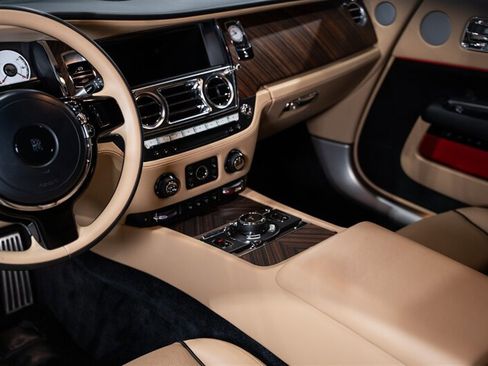 Used 2019 Rolls-Royce Wraith RWD image 48