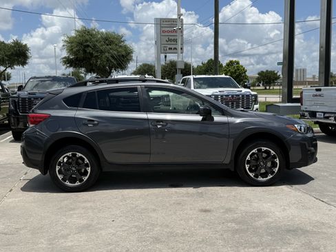 Used 2023 Subaru Crosstrek 2.0i Premium AWD/4WD image 3