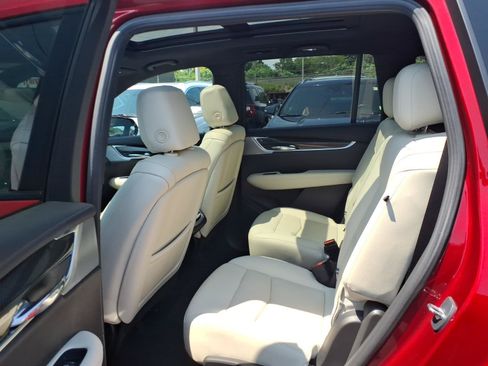 Certified 2024 Cadillac XT6 Sport w/ Technology Package AWD/4WD image 17