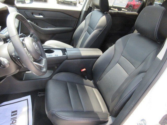 Used 2023 Nissan Rogue SL w/ SL Premium Package FWD image 16