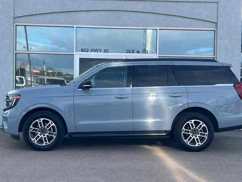 Used 2025 Ford Expedition Active AWD/4WD image 8