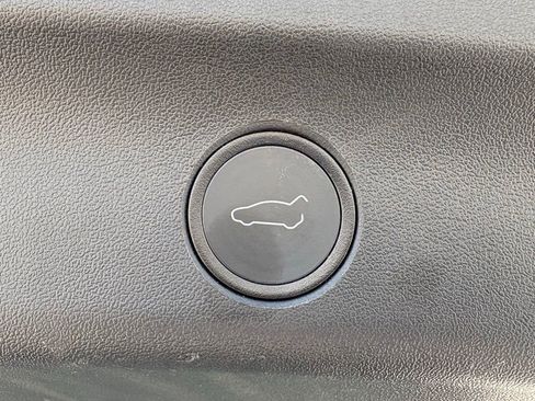 Used 2021 Tesla Model Y Long Range AWD/4WD image 14