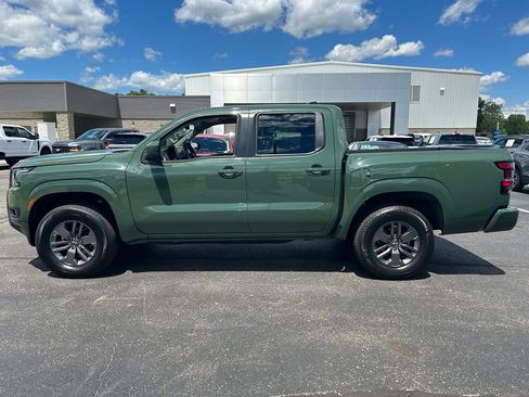 Used 2025 Nissan Frontier SV w/ SV Convenience Package AWD/4WD image 5