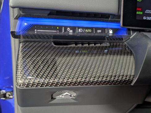 Used 2025 BMW M5 w/ Executive Package image 36