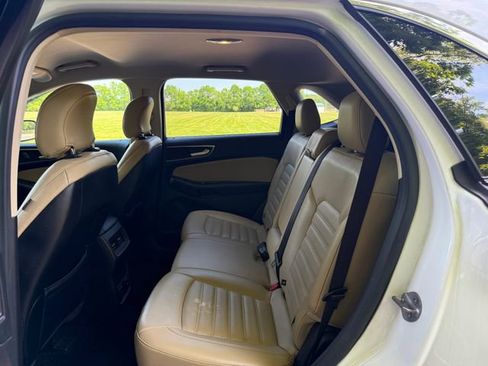 Used 2015 Ford Edge SEL w/ Equipment Group 201A AWD/4WD image 8