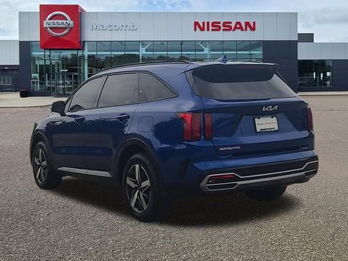 Used 2023 Kia Sorento S w/ Panoramic Sunroof Package FWD image 5