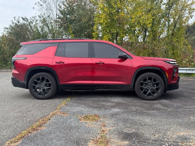 Used 2024 Chevrolet Traverse RS w/ LPO, Floor Liner Package AWD/4WD image 18