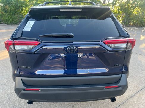 Used 2025 Toyota RAV4 XLE Premium FWD image 5