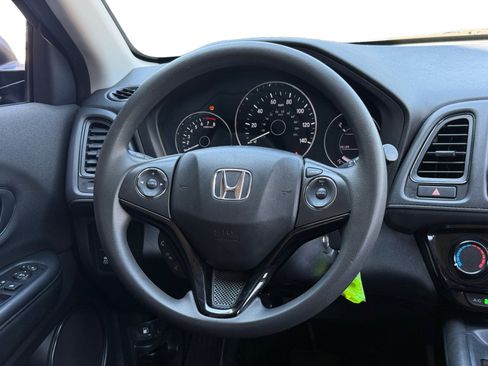 Used 2022 Honda HR-V LX image 12