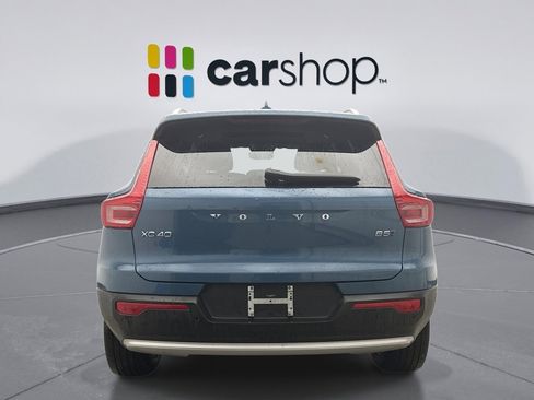Used 2025 Volvo XC40 B5 Core image 4
