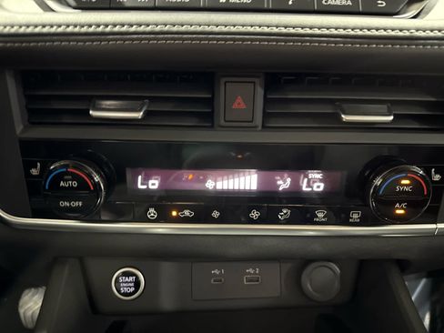 Certified 2023 Nissan Rogue SV w/ SV Premium B Package AWD/4WD image 18