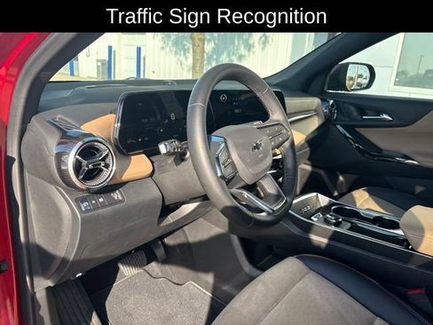 Used 2026 Chevrolet Equinox ACTIV w/ Convenience Package III FWD image 11