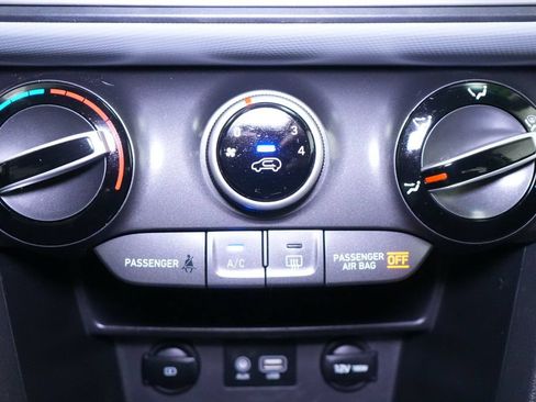 Used 2020 Hyundai Kona SE AWD/4WD image 29