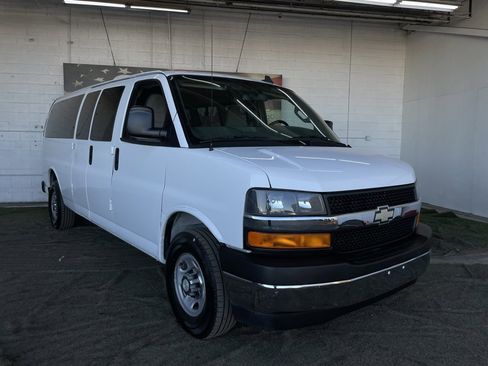 Used 2017 Chevrolet Express 3500 LT w/ LT Preferred Equipment Group image 7
