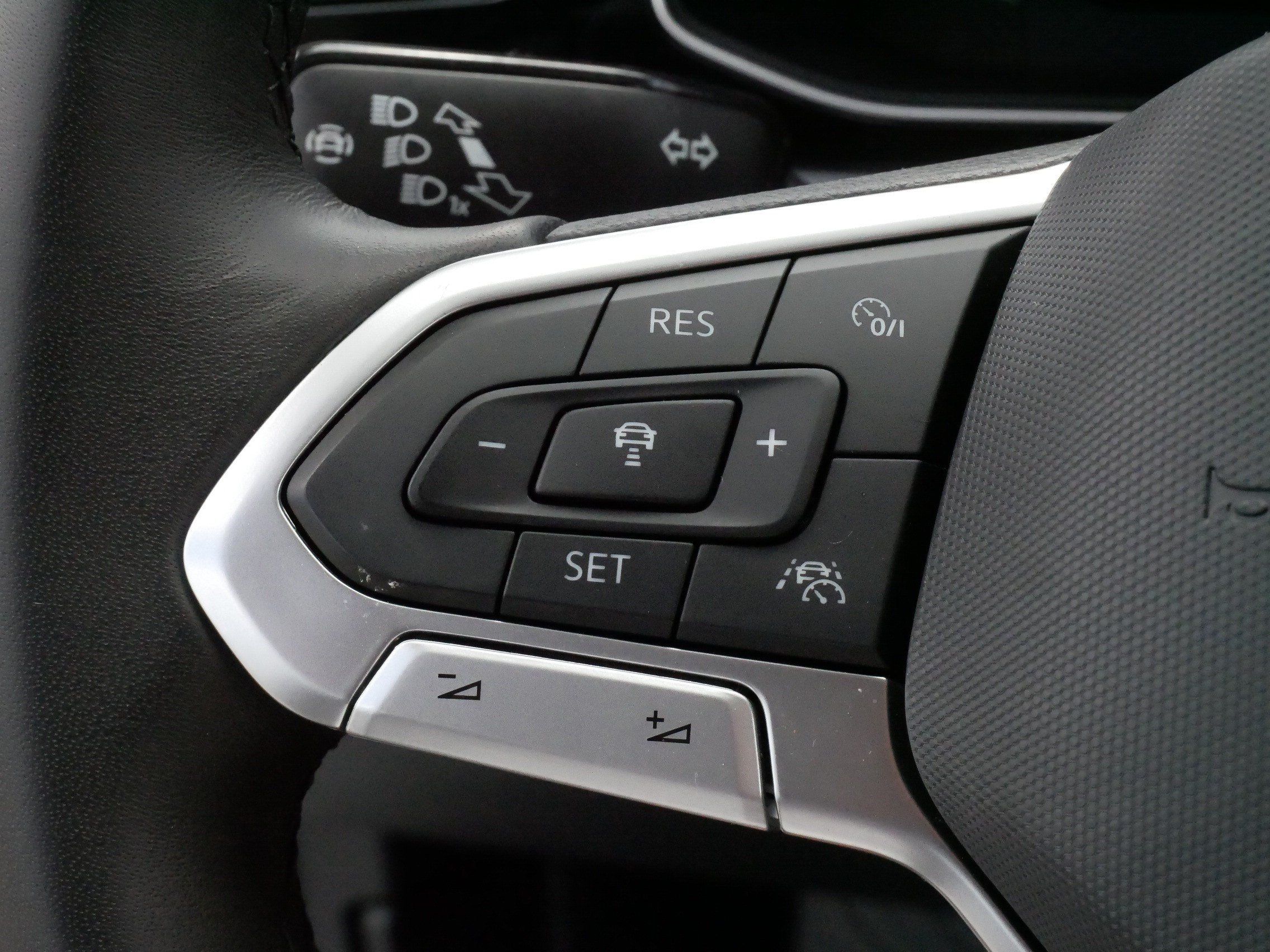 Certified 2026 Volkswagen Jetta SEL FWD image 26