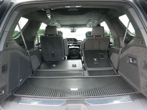 Certified 2024 Cadillac Escalade V w/ LPO, ONYX Package AWD/4WD image 18