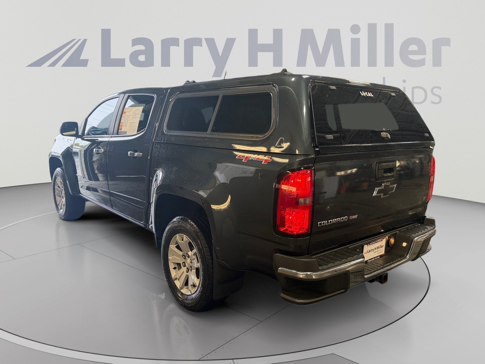 Used 2017 Chevrolet Colorado LT w/ Luxury Package, Chrome AWD/4WD image 2