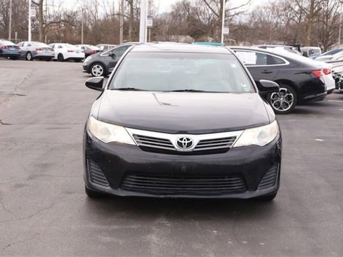 Used 2012 Toyota Camry L image 4